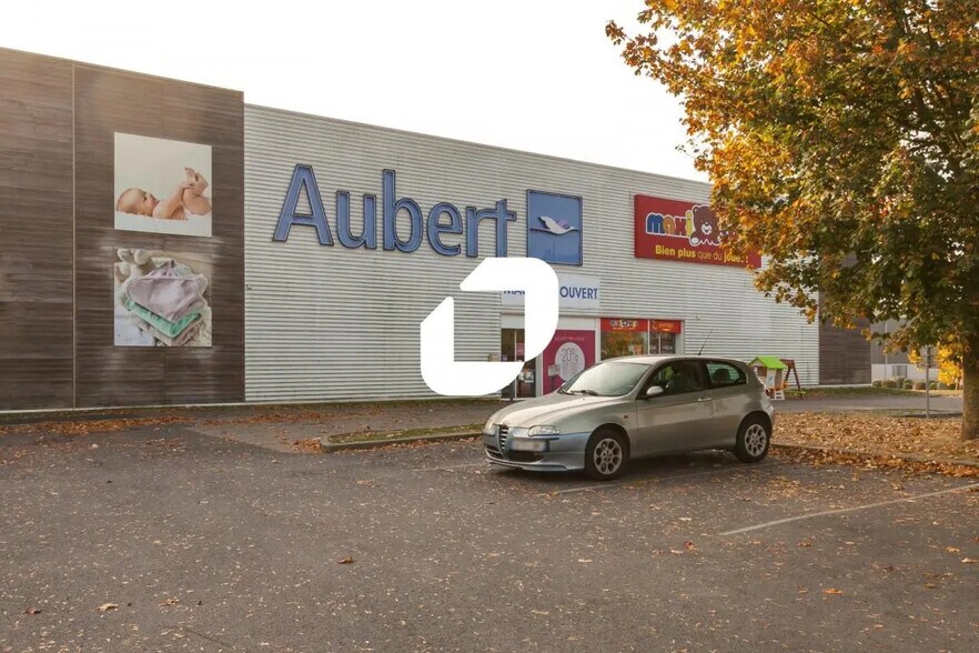 1 Rue Augustin Fresnel, Châlons-en-Champagne à louer - Photo de l’immeuble – Image 3 sur 21