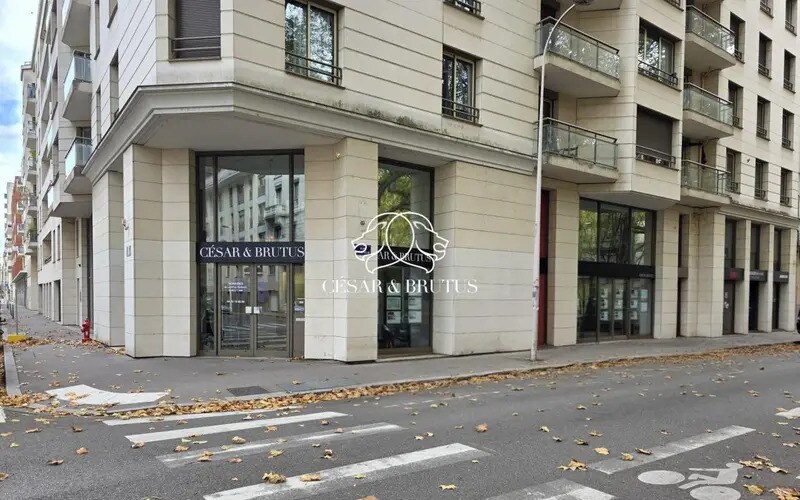 Local commercial dans Lyon à louer - Photo de l’immeuble – Image 1 sur 15