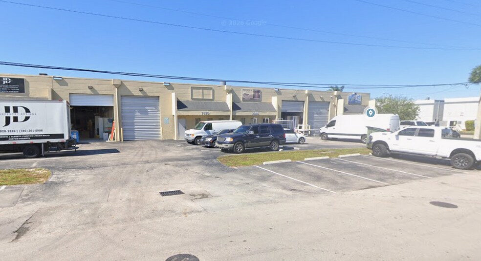 7950-7990 W 25th Ave, Hialeah, FL à louer - Photo de l’immeuble – Image 1 sur 1