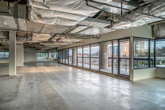 1577 Spring Hill Rd, Vienna, VA à louer Photo intérieure– Image 1 sur 3