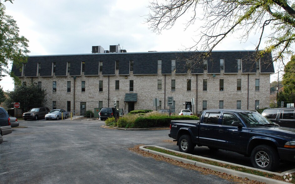 319 N Pottstown Pike, Exton, PA à louer - Photo de l’immeuble – Image 2 sur 4