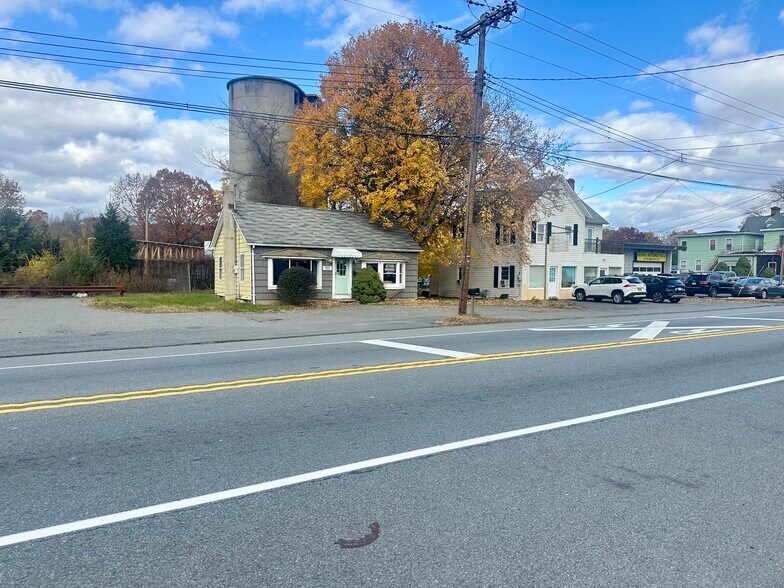 717 Route 46, Kenvil, NJ à louer - Photo de l’immeuble – Image 2 sur 13