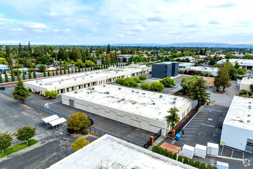 504 Vandell Way, Campbell, CA à vendre - Photo de l’immeuble – Image 2 sur 5