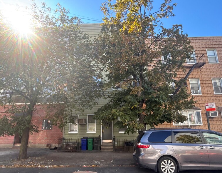 395 Manhattan Ave, New York, NY à vendre - Photo principale – Image 1 sur 6