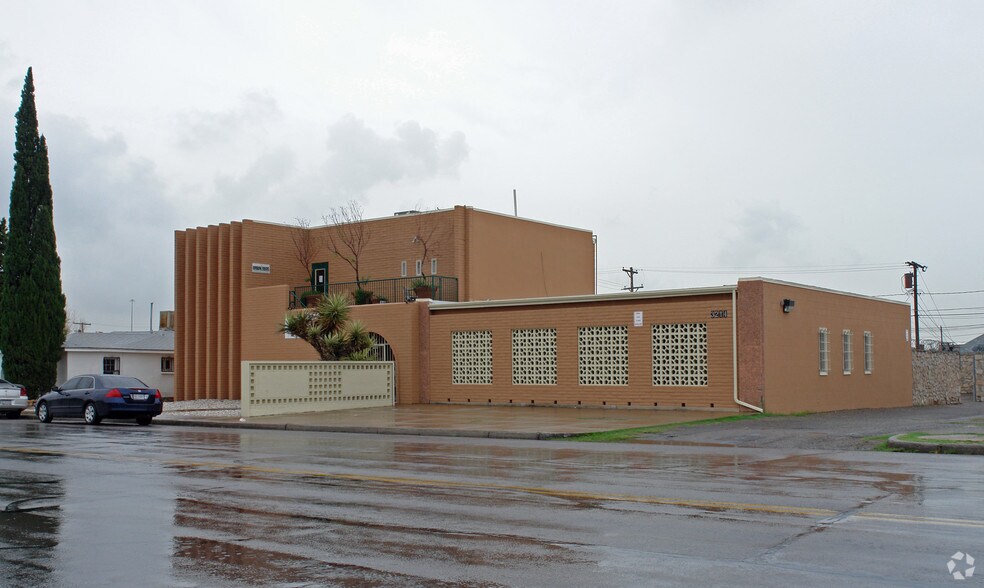 3214 E Yandell Dr, El Paso, TX à louer - Photo principale – Image 2 sur 11