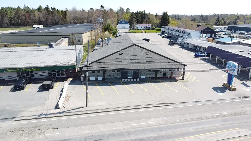 186 High St, Ellsworth, ME à louer - Photo de l’immeuble – Image 1 sur 9