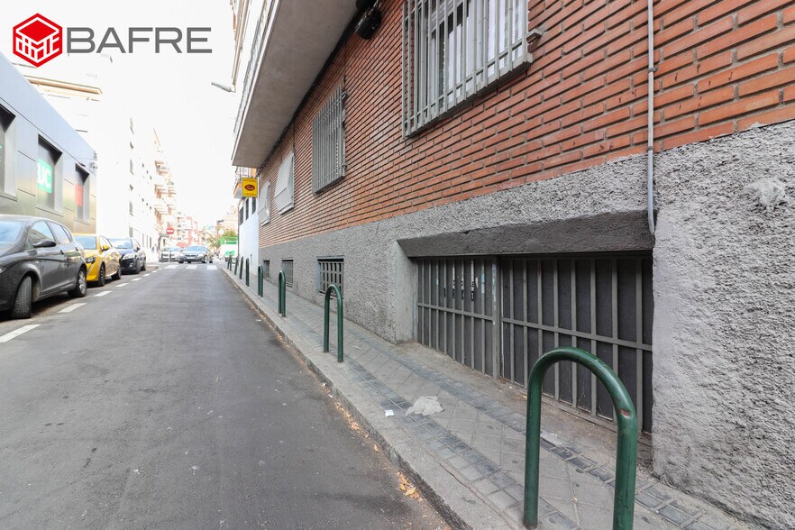 Immeuble residentiel dans Madrid, Madrid à vendre - Photo de l’immeuble – Image 2 sur 2