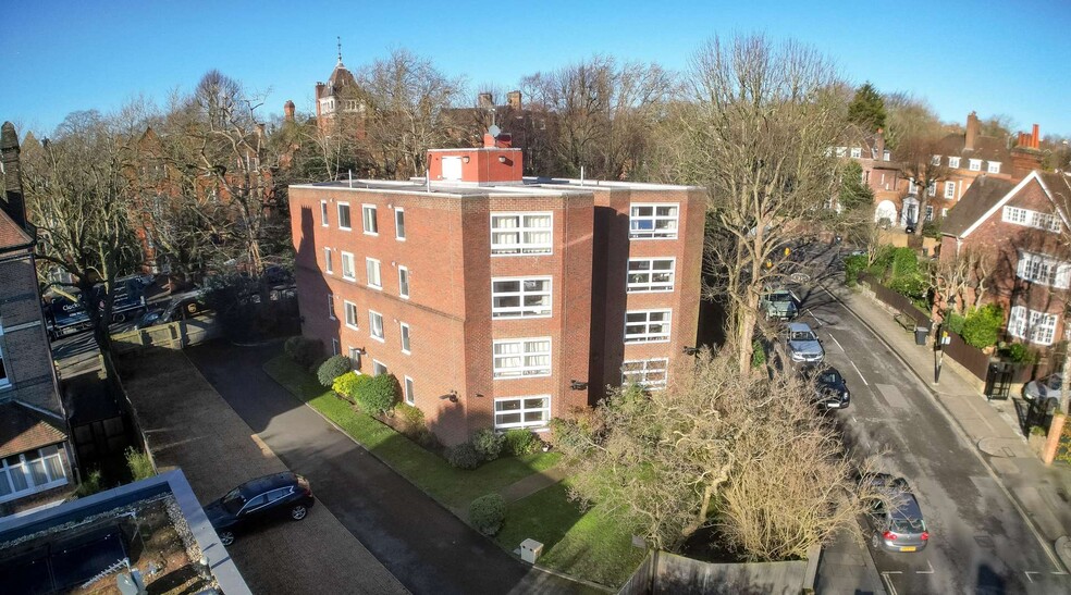15 Akenside Rd, Londres à vendre - Photo principale – Image 1 sur 2