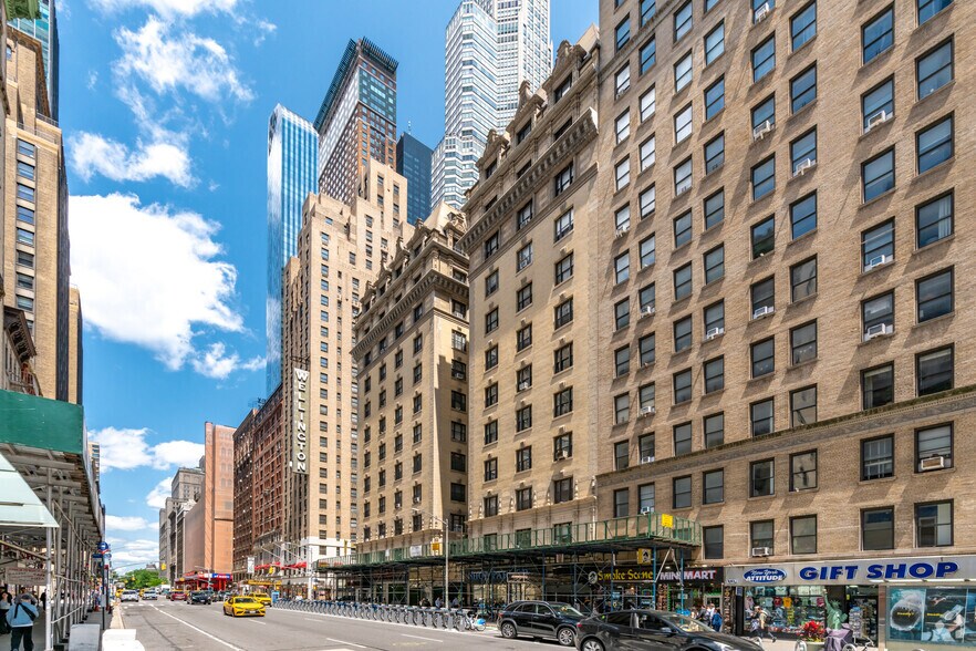 853 Seventh Ave, New York, NY à louer - Photo de l’immeuble – Image 2 sur 7