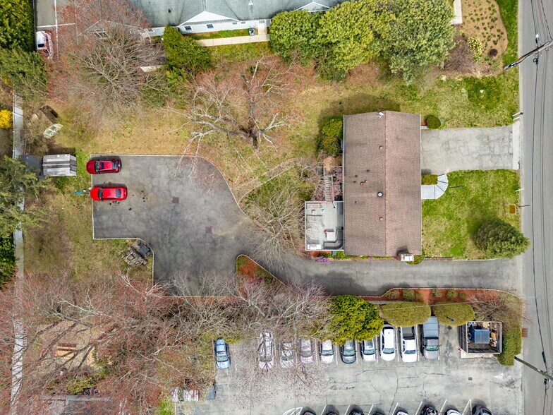 3 Macdonald Ave, Armonk, NY à vendre - Photo de l’immeuble – Image 2 sur 12