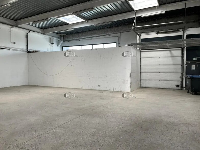 Local d’activités dans Gennevilliers à louer - Photo de l’immeuble – Image 1 sur 4