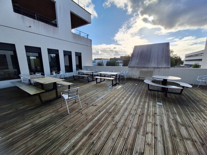 Bureau dans Pessac à louer - Photo de l’immeuble – Image 3 sur 17