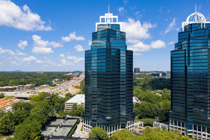 6 Concourse Pky NE, Atlanta, GA à louer - Photo de l’immeuble – Image 1 sur 16