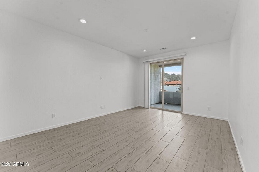 721 E Carol Ave, Phoenix, AZ à vendre - Photo de l’immeuble – Image 3 sur 24