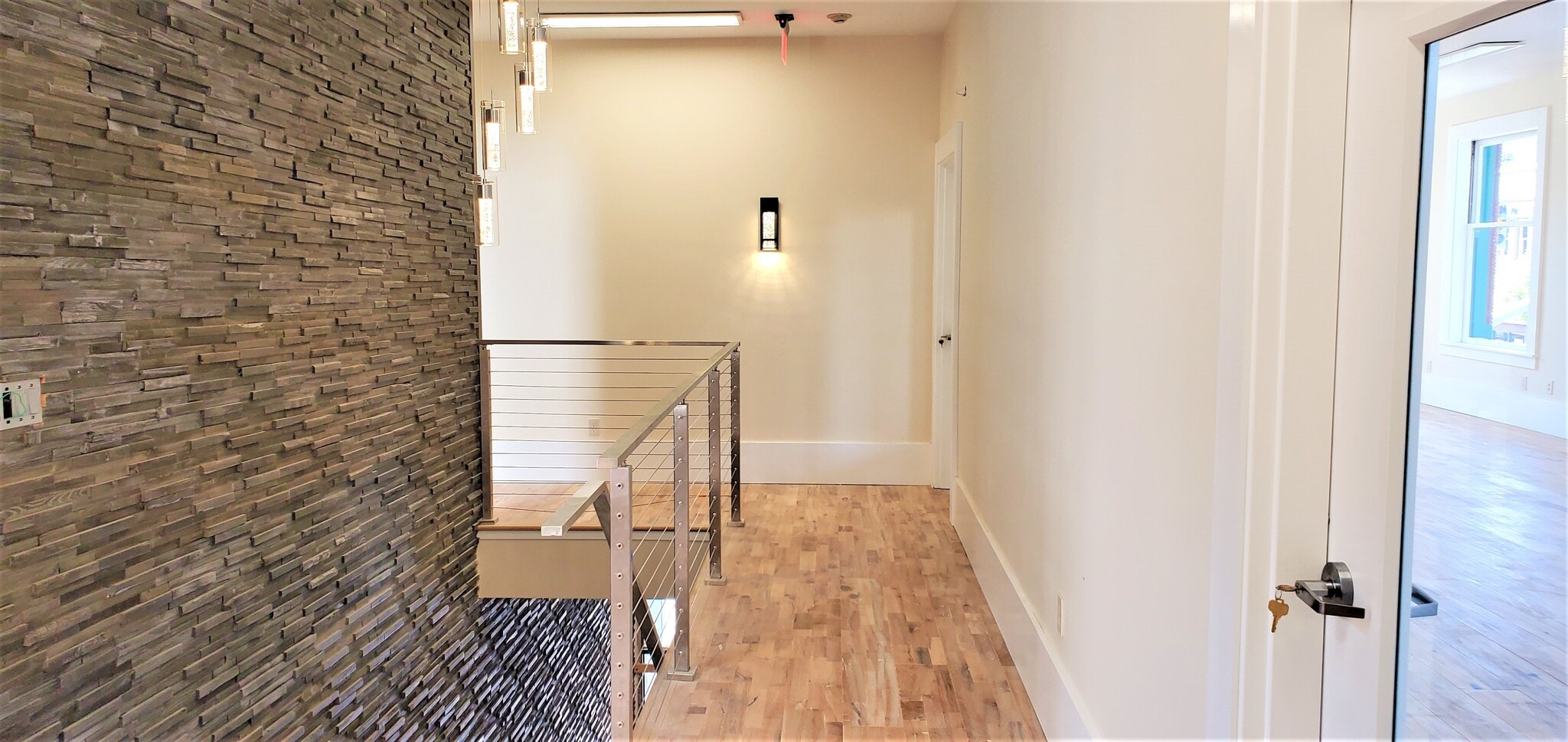 301 E 3rd Ave, San Mateo, CA à louer Photo intérieure– Image 1 sur 4