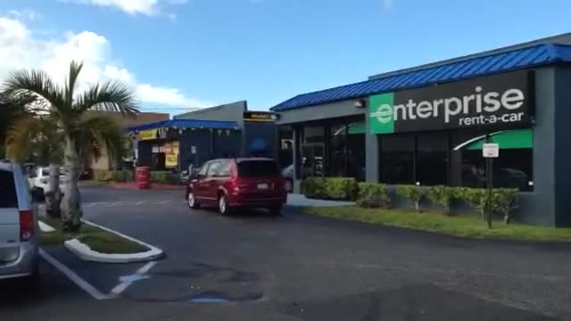 4917 N University Dr, Lauderhill, FL à louer - Vidéo sur l’annonce professionnelle – Image 2 sur 9