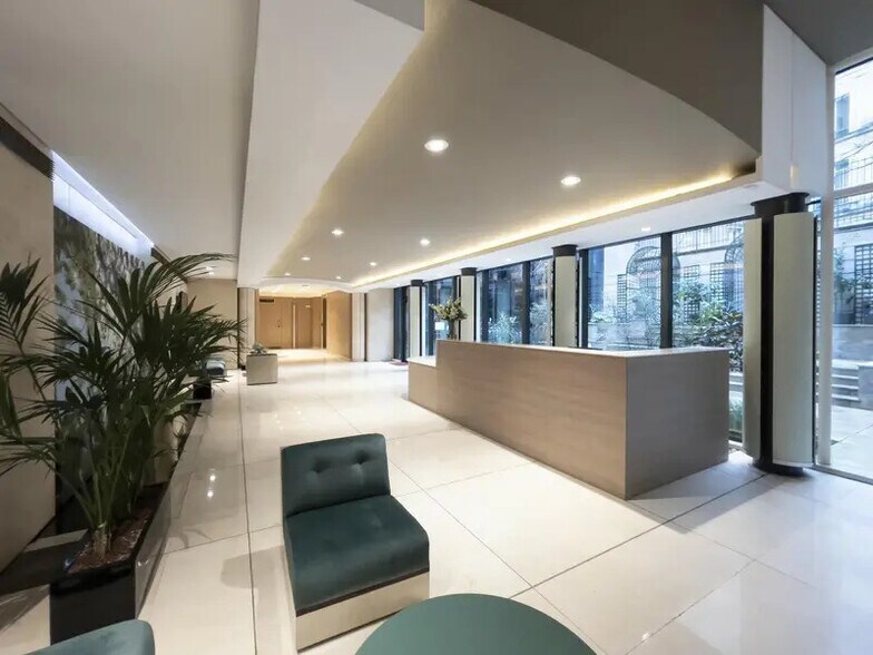 203 Rue Du Faubourg Saint-Honoré, Paris à louer - Photo de l’immeuble – Image 3 sur 33