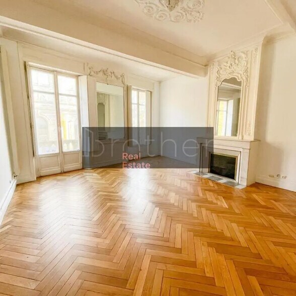 Bureau dans Bordeaux à louer - Photo de l’immeuble – Image 1 sur 6