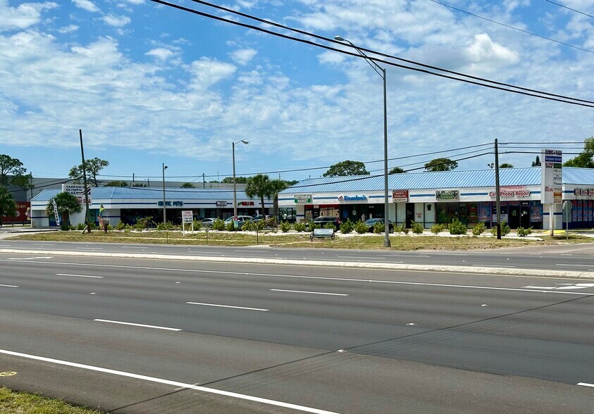 40114 US Highway 19 N, Tarpon Springs, FL à louer - Photo principale – Image 1 sur 6