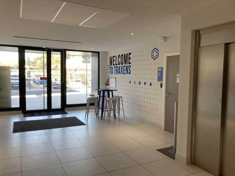 16 Rue Louis Leprince Ringuet, Marseille à louer - Photo de l’immeuble – Image 2 sur 6