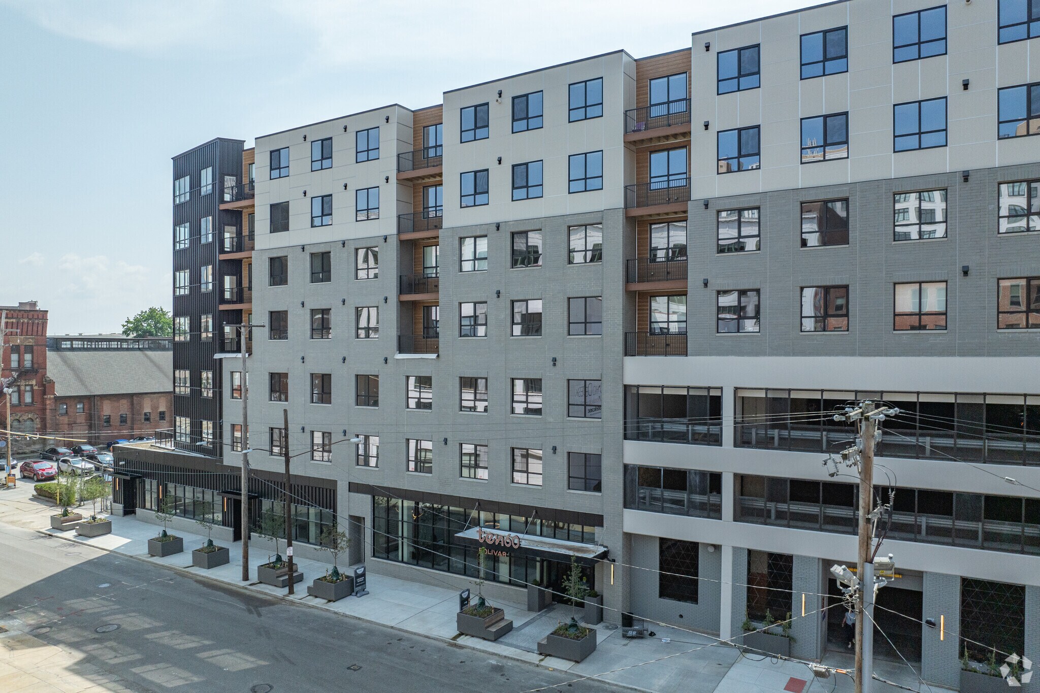 1060 Bolivar Rd, Cleveland, OH à louer Photo de l’immeuble– Image 1 sur 4