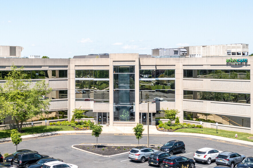 10 Lake Center Executive Pky, Marlton, NJ à louer - Photo de l’immeuble – Image 3 sur 4