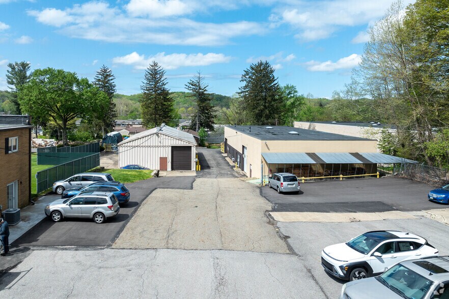 1133-1135 W Portage Trail Ext, Cuyahoga Falls, OH à louer - Photo de l’immeuble – Image 2 sur 4