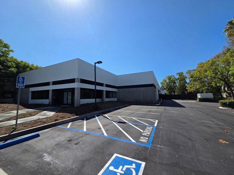 3 Autry, Irvine, CA à louer - Photo de l’immeuble – Image 3 sur 11
