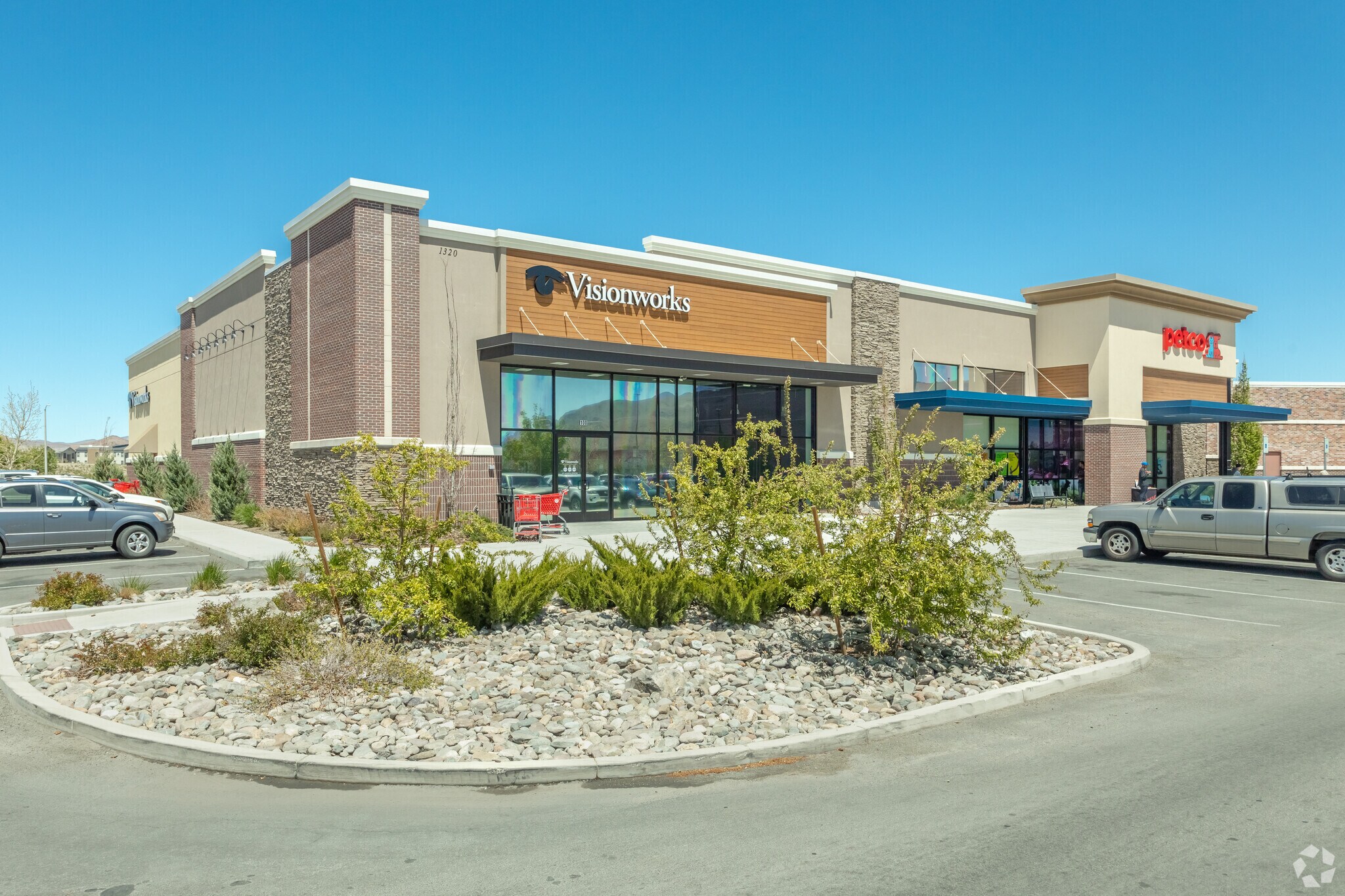 1310 Scheels Dr, Sparks, NV à louer Photo de l’immeuble– Image 1 sur 28