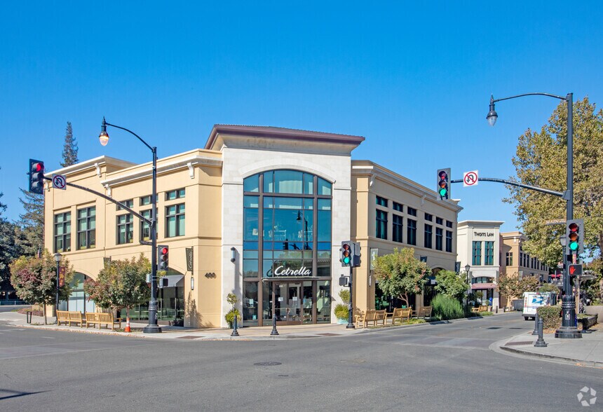 400 Main St, Los Altos, CA à louer - Photo de l’immeuble – Image 1 sur 24