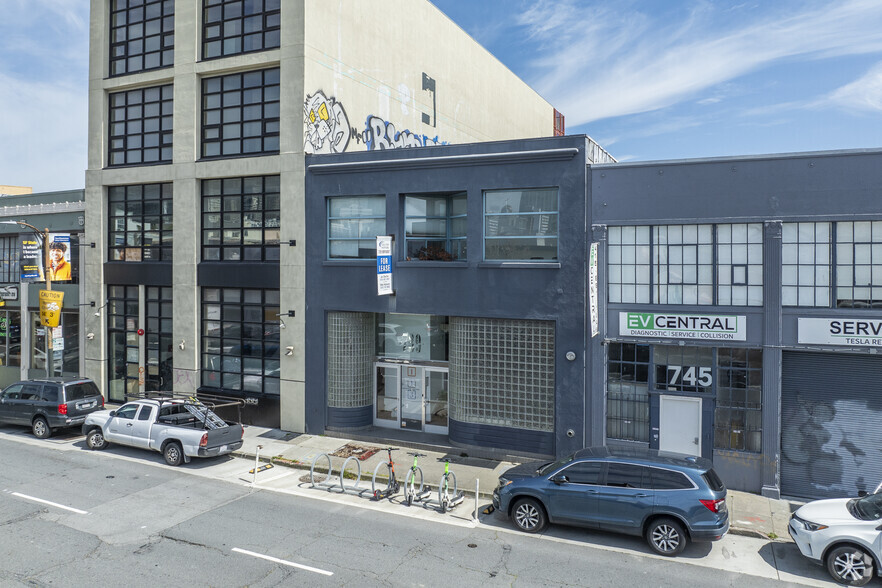 739 Bryant St, San Francisco, CA à vendre - Photo de l’immeuble – Image 3 sur 11