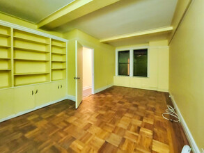 242 E 72nd St, New York, NY à louer Photo intérieure– Image 1 sur 5