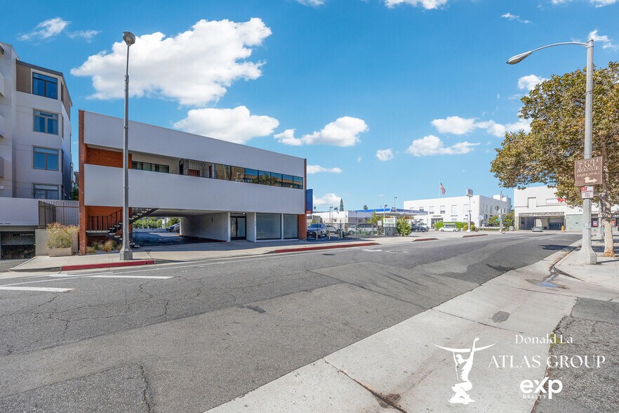 910 San Pasqual St, Pasadena, CA à vendre - Photo de l’immeuble – Image 2 sur 19