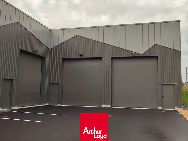 Local d'activités dans Saint-Étienne-la-Varenne à vendre Photo de l’immeuble– Image 1 sur 7