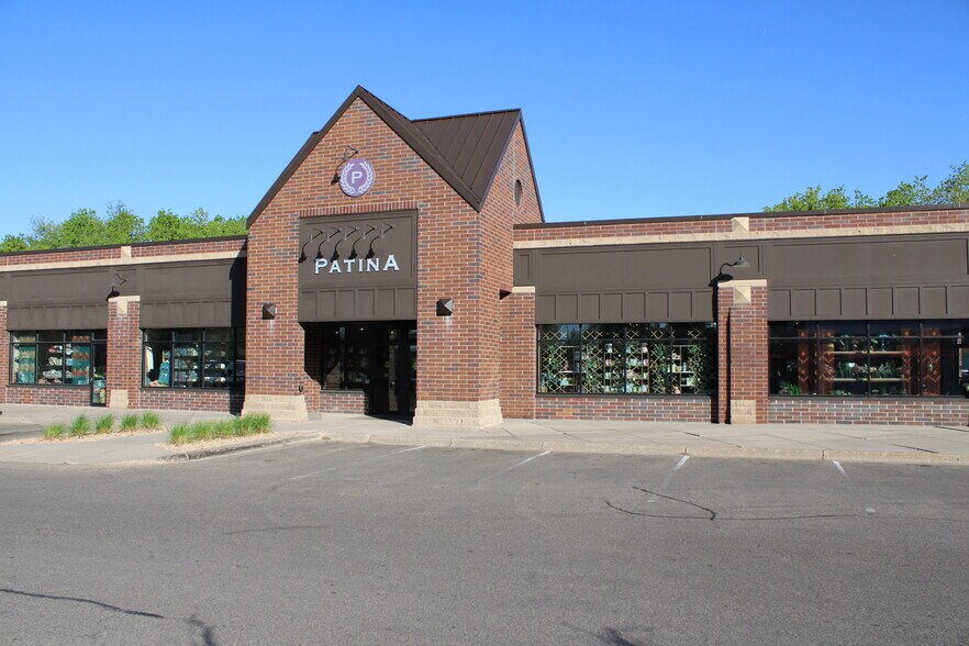 8320 City Centre Dr, Woodbury, MN à louer - Photo de l’immeuble – Image 2 sur 3