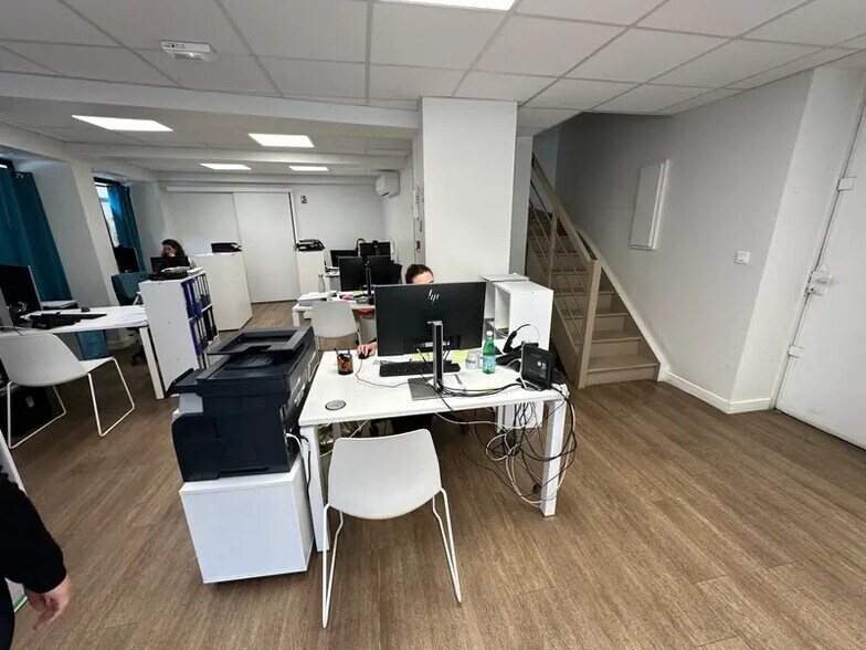Local commercial dans Lyon à louer - Photo de l’immeuble – Image 3 sur 9