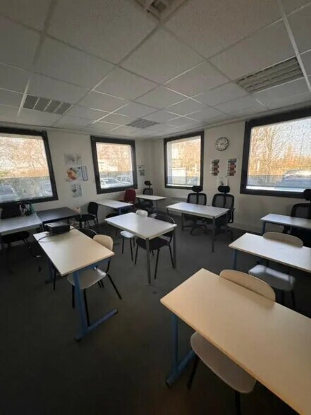47 Allée De Riottier, Limas à louer - Photo intérieure – Image 1 sur 6