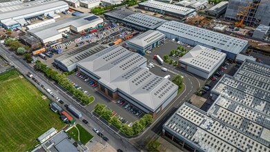 Springfield Rd, Hayes à louer Photo de l’immeuble– Image 1 sur 2