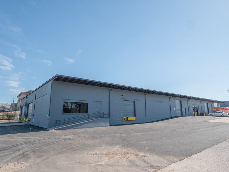 3907 Warehouse Row, Austin, TX à louer - Photo de l’immeuble – Image 2 sur 40