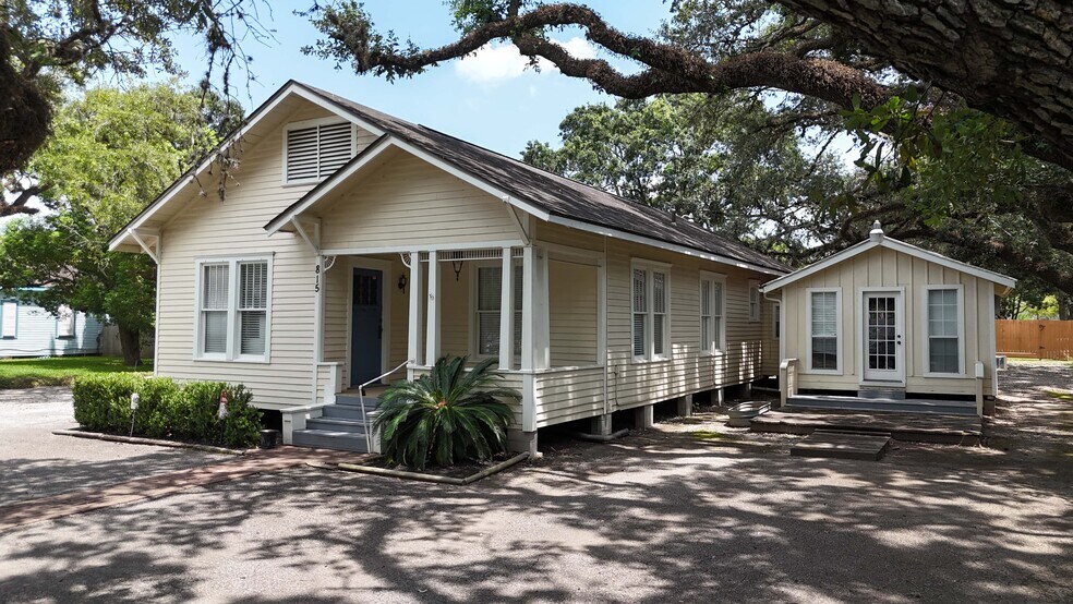 815 E Main St, League City, TX à vendre - Photo de l’immeuble – Image 1 sur 8
