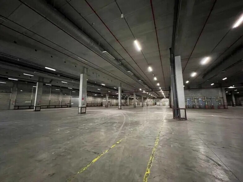 Industriel/Logistique dans Gretz-Armainvilliers à louer - Photo de l’immeuble – Image 3 sur 4