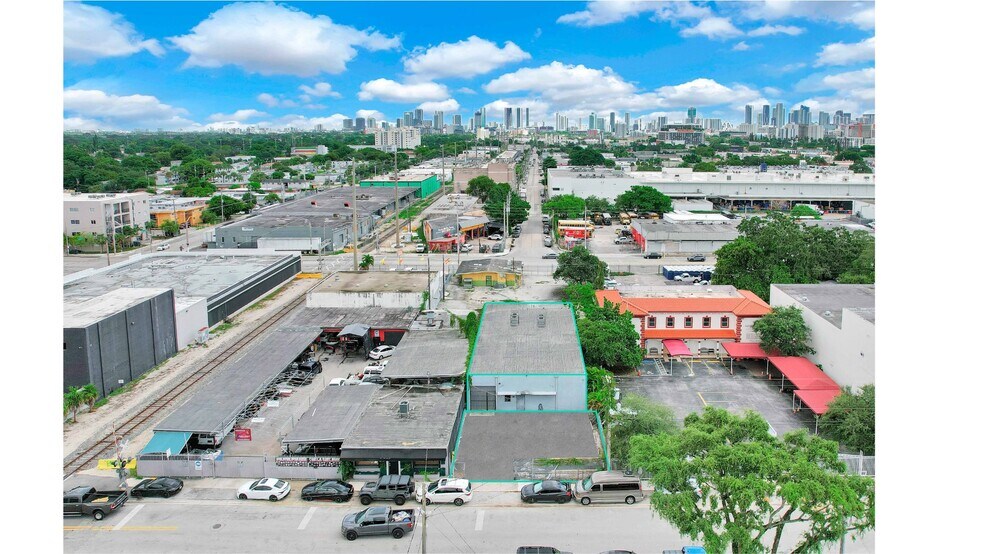 2199 NW 22nd Ct, Miami, FL à vendre - Photo de l’immeuble – Image 2 sur 5