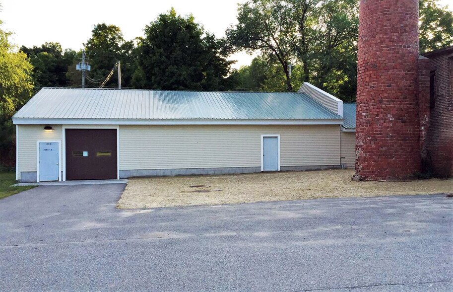 326 Main St, Fremont, NH à vendre - Photo de l’immeuble – Image 1 sur 1