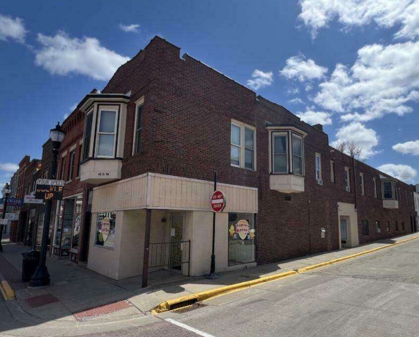 65 W Main St, Platteville, WI à vendre Photo principale– Image 1 sur 2
