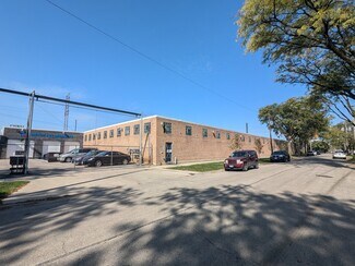 Plus de détails pour 224 N Maplewood Ave, Chicago, IL - Industriel/Logistique à vendre