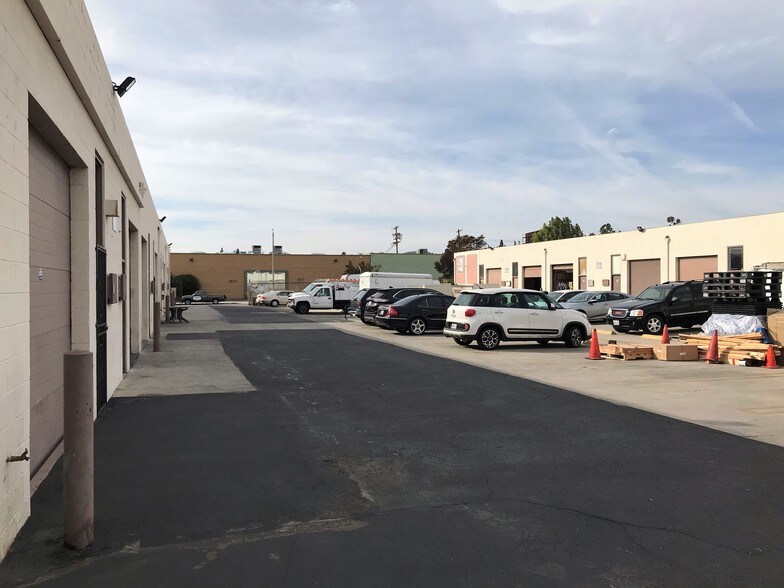 8832 Shirley Ave, Northridge, CA à louer - Photo de l’immeuble – Image 3 sur 4
