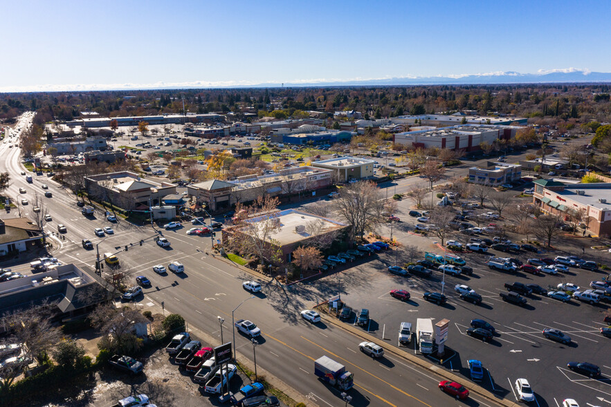 896 East Ave, Chico, CA à louer - Photo de l’immeuble – Image 3 sur 9