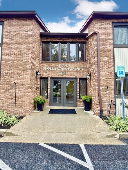 8370 Veterans Hwy, Millersville, MD à louer - Photo de l’immeuble – Image 2 sur 12