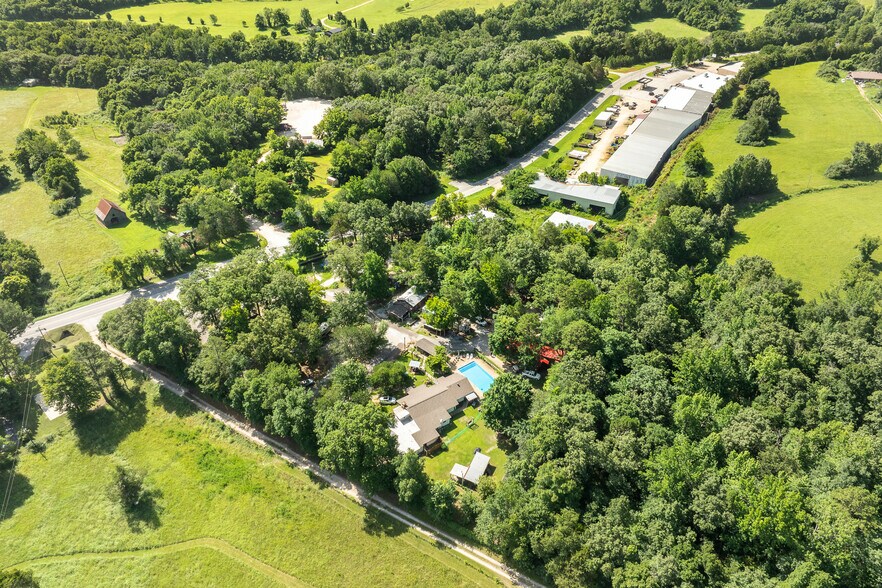 621 Court St, Jasper, AR à vendre - Photo de l’immeuble – Image 3 sur 61
