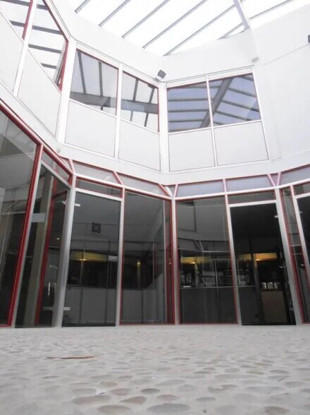 17/19 Avenue René Duguay-Trouin, Voisins-le-Bretonneux à vendre - Photo intérieure – Image 2 sur 5